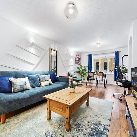 Quirky Canary 2Bed, Free Parking, Smart Tv & Games Londra Exterior foto