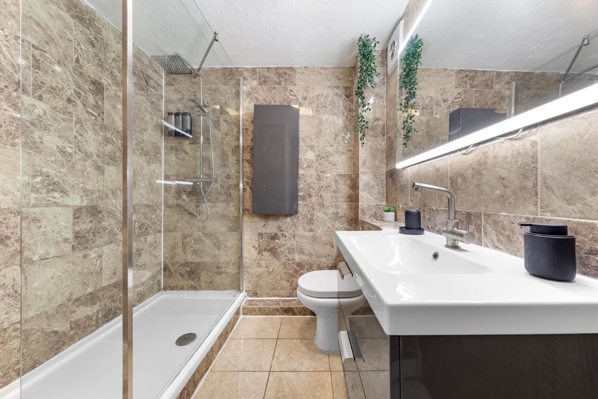 Quirky Canary 2Bed, Free Parking, Smart Tv & Games Londra Exterior foto